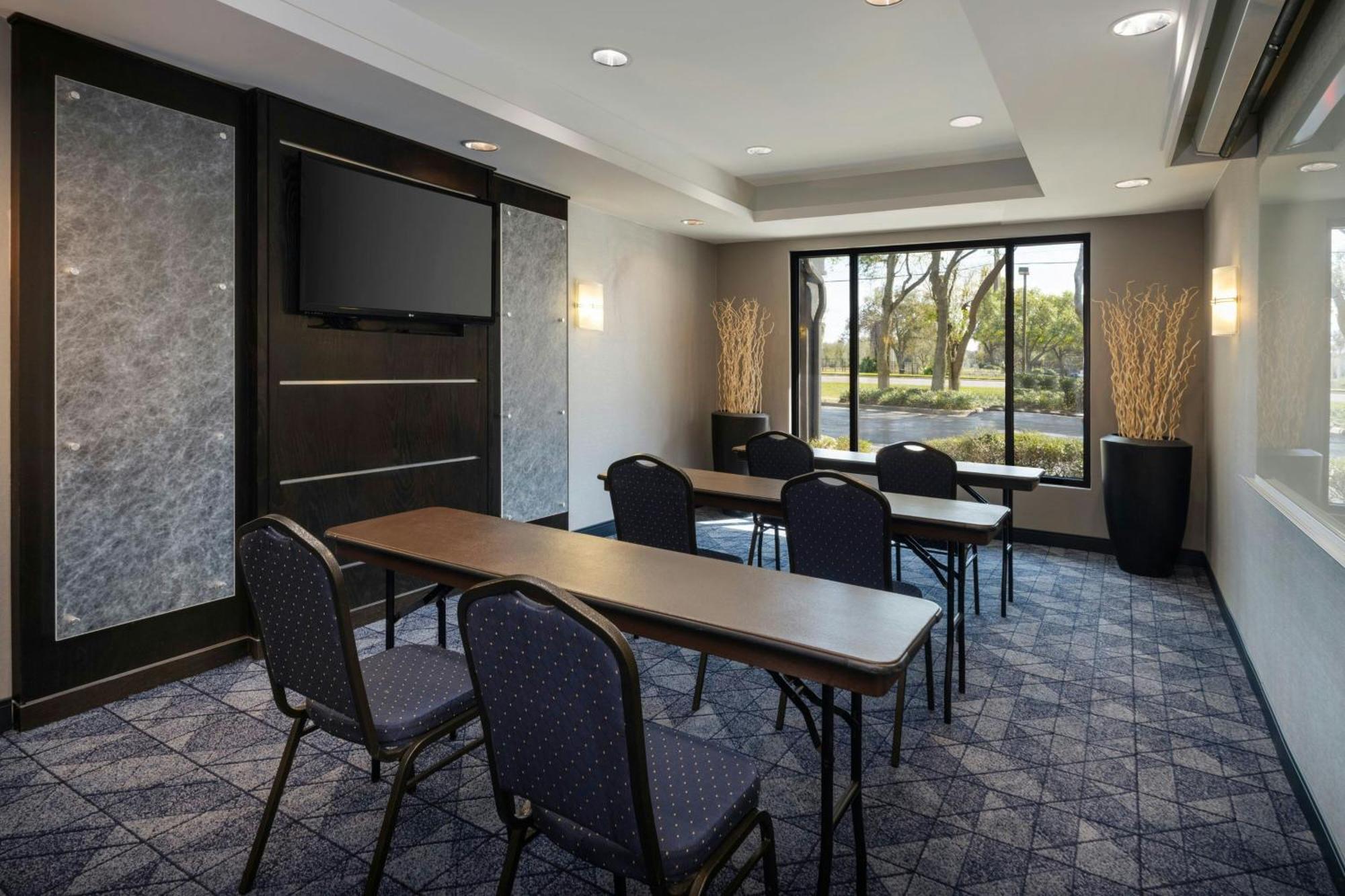 Courtyard Tampa North / I-75 Fletcher Εξωτερικό φωτογραφία