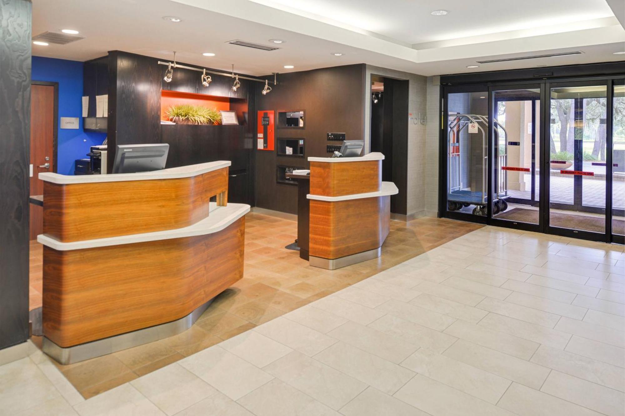 Courtyard Tampa North / I-75 Fletcher Εξωτερικό φωτογραφία