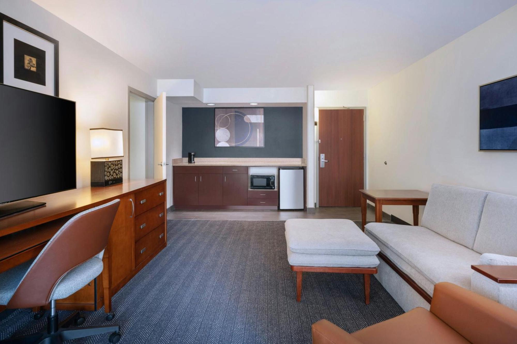 Courtyard Tampa North / I-75 Fletcher Εξωτερικό φωτογραφία