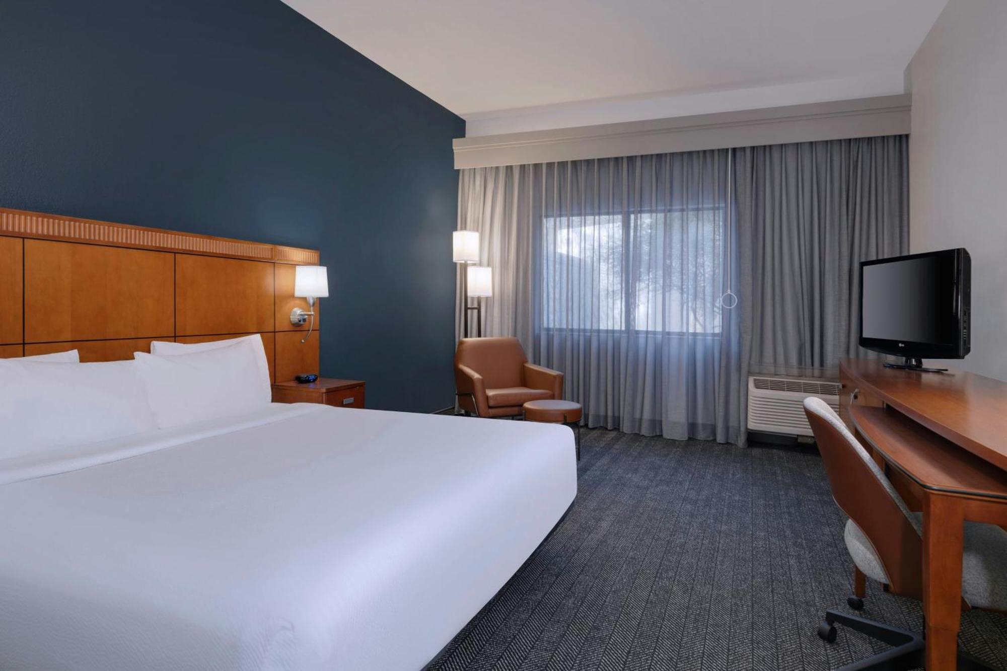 Courtyard Tampa North / I-75 Fletcher Εξωτερικό φωτογραφία
