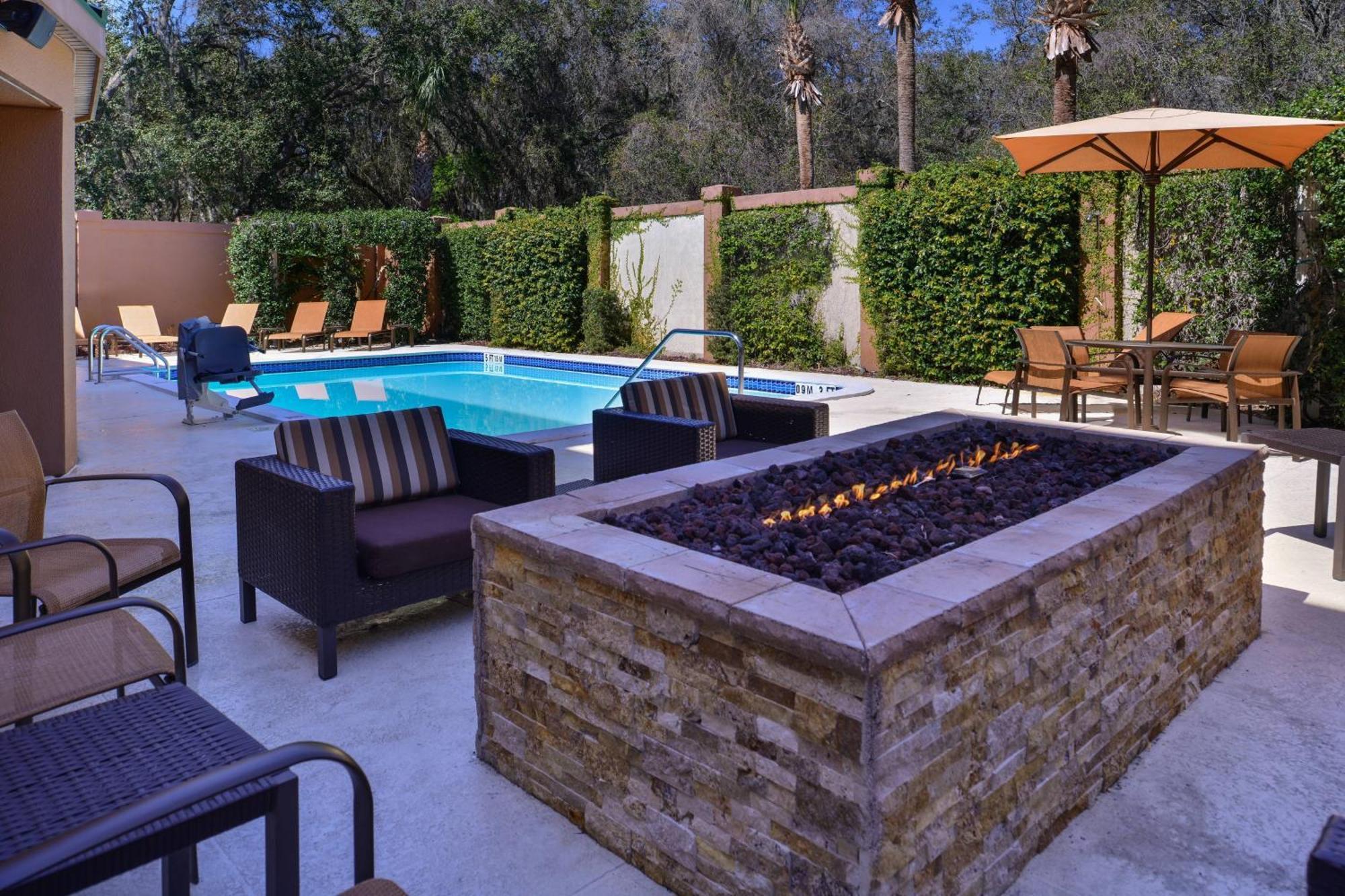 Courtyard Tampa North / I-75 Fletcher Εξωτερικό φωτογραφία