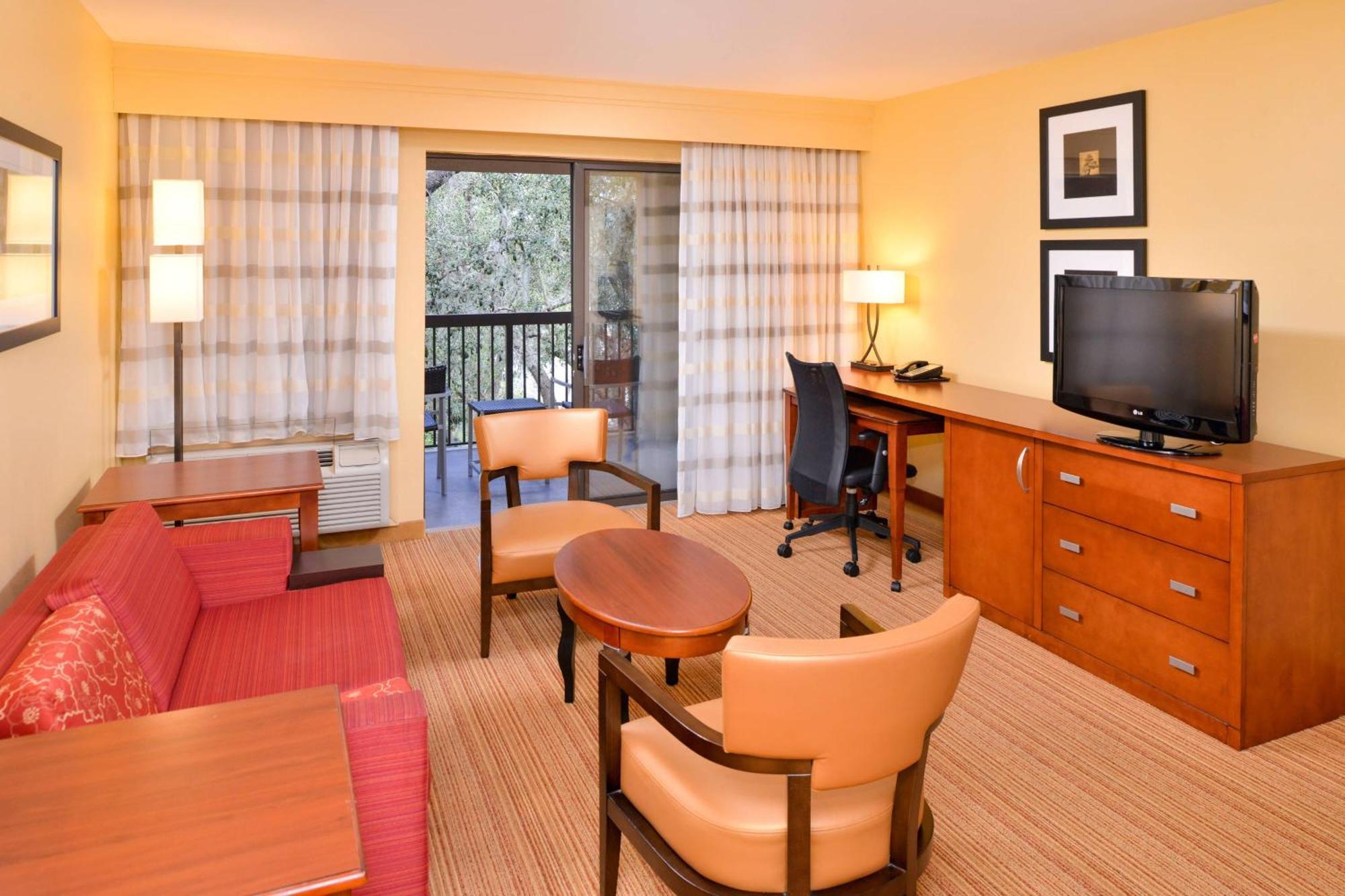 Courtyard Tampa North / I-75 Fletcher Εξωτερικό φωτογραφία
